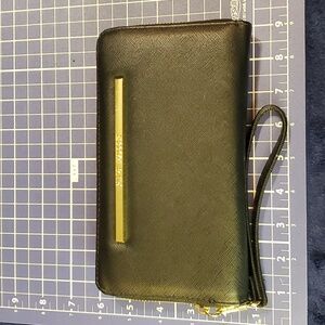 Steve Madden Wristlet